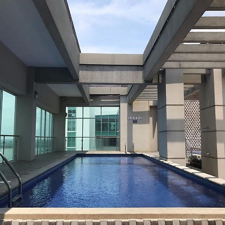 Puerto Santa Ana Suites جواياكيل المظهر الخارجي الصورة
