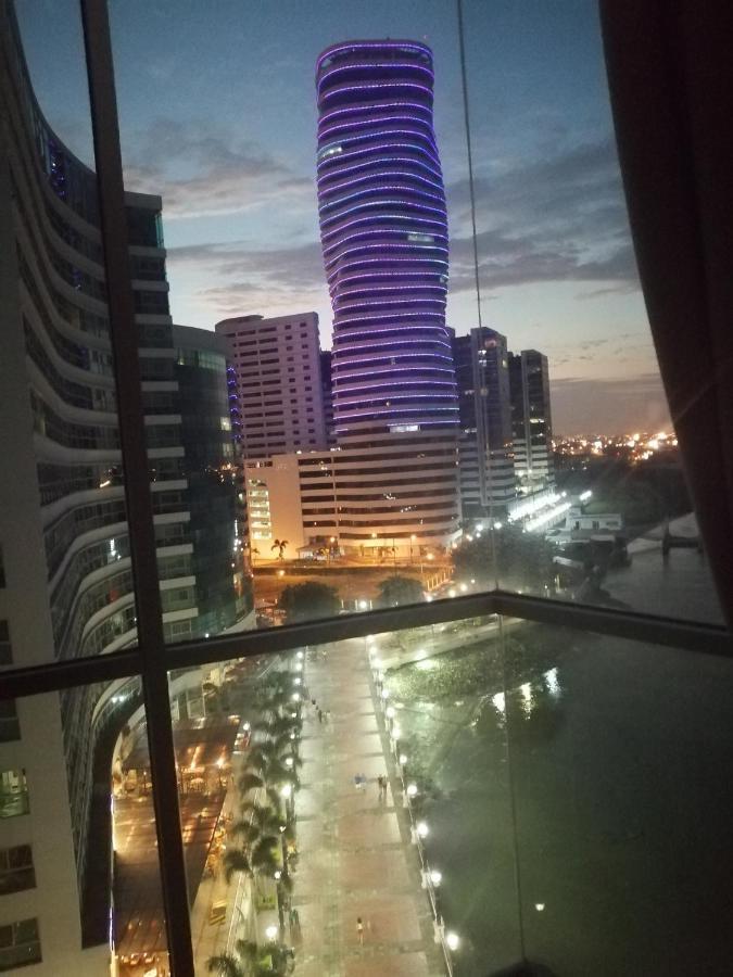 Puerto Santa Ana Suites جواياكيل المظهر الخارجي الصورة
