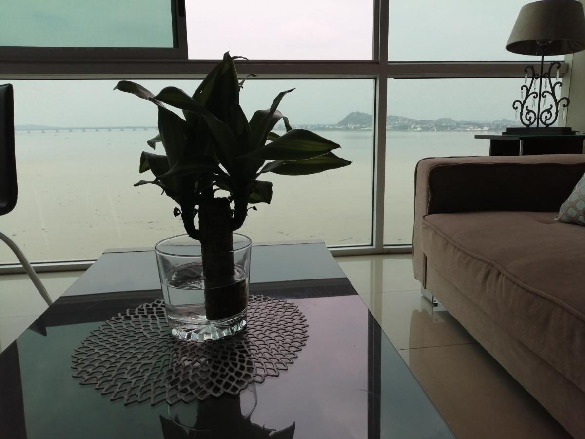 Puerto Santa Ana Suites جواياكيل المظهر الخارجي الصورة
