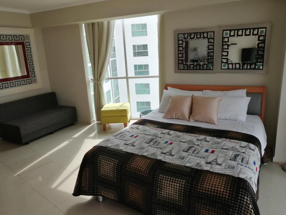 Puerto Santa Ana Suites جواياكيل المظهر الخارجي الصورة