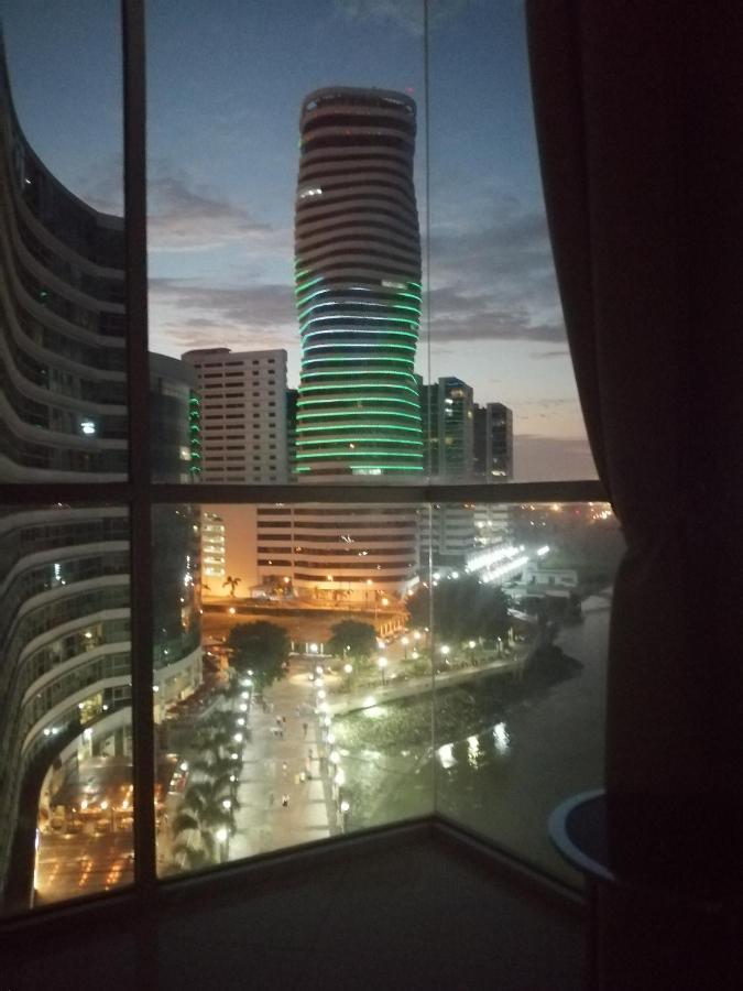 Puerto Santa Ana Suites جواياكيل المظهر الخارجي الصورة