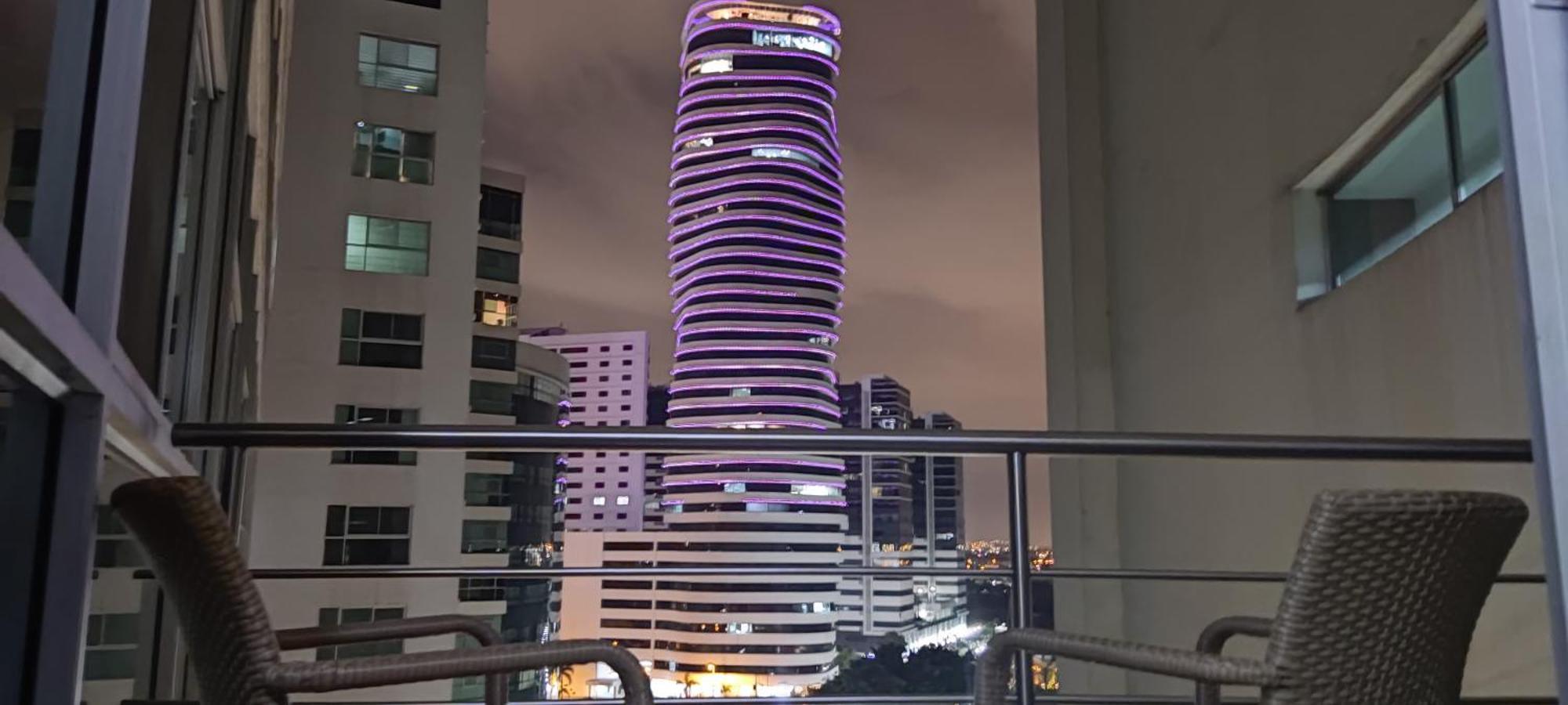 Puerto Santa Ana Suites جواياكيل المظهر الخارجي الصورة